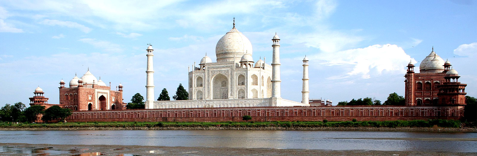 visit taj mahal in agra, one of the prime attractions. Seventh Wonder in the world. Book your Agra Tour Today by Namaste Holiday.