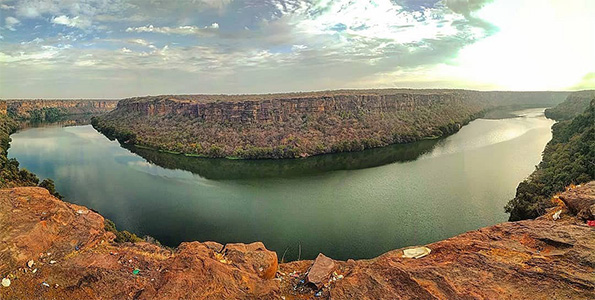 Chambal River View from the hill at Garadia Mahadev Temple. Quite mesmerizing, book your tour now with Namaste Holiday to experience such endeavours
